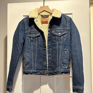 Levis Cropped Jean Jacket